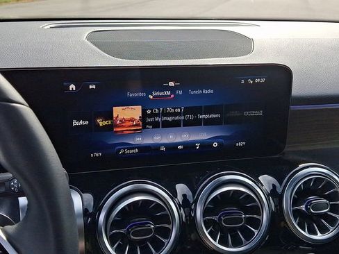 Used 2025 Mercedes-Benz EQB 250+ image 21