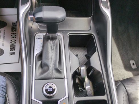 Certified 2025 Kia Sorento EX w/ Panoramic Sunroof Package FWD image 23