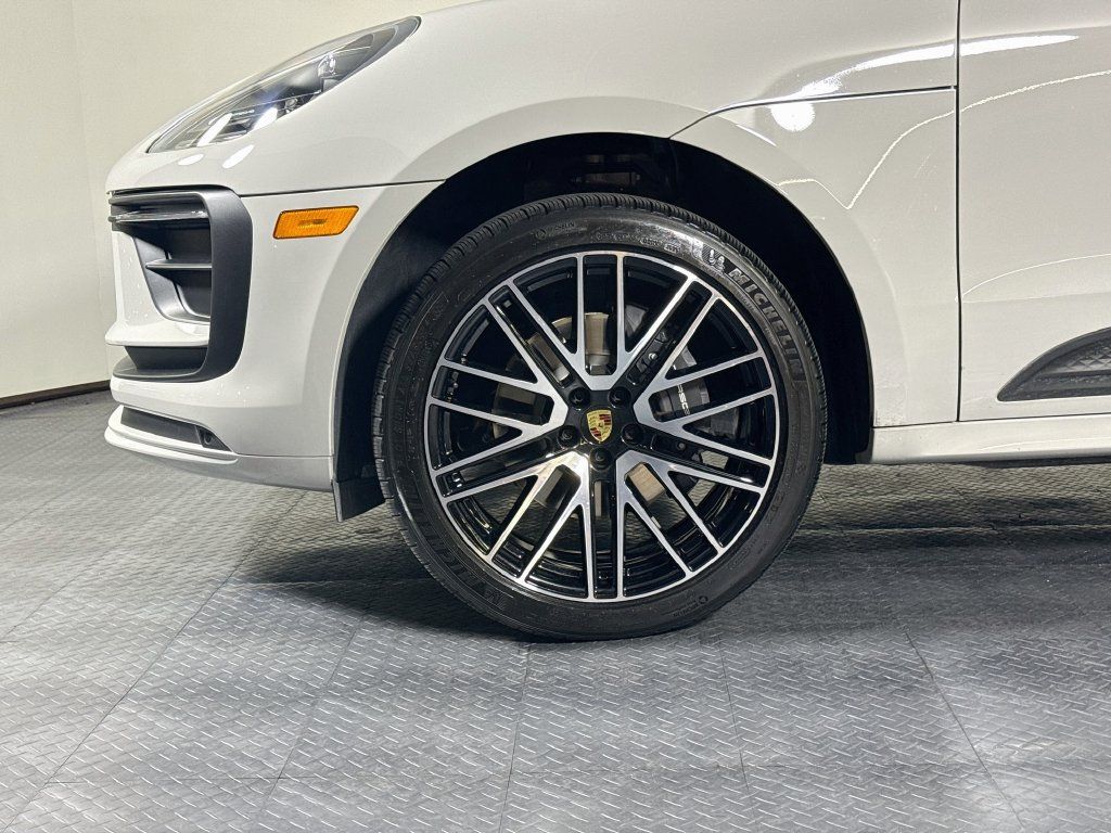Certified 2026 Porsche Macan AWD/4WD image 26