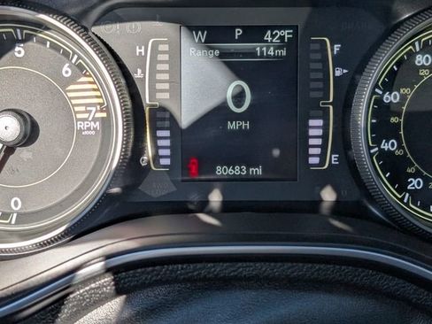 Used 2021 Jeep Cherokee Latitude Plus AWD/4WD image 13