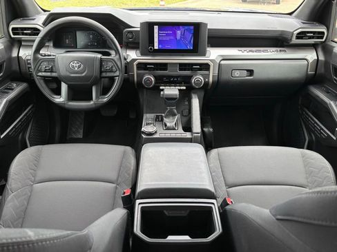 Used 2025 Toyota Tacoma SR5 AWD/4WD image 9