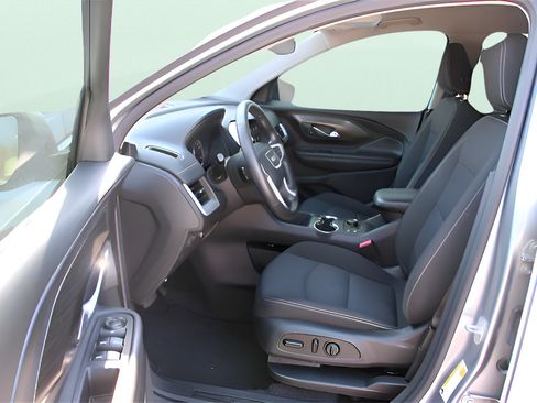 Used 2023 GMC Terrain SLE w/ Driver Convenience Package FWD image 13
