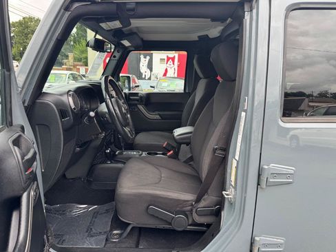 Used 2014 Jeep Wrangler Unlimited Sport w/ Quick Order Package 24S AWD/4WD image 8
