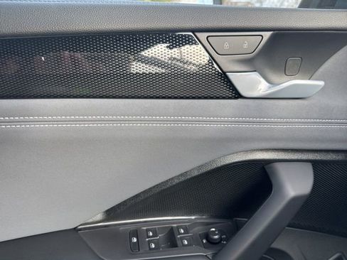 New 2026 Volkswagen Tiguan SE image 19