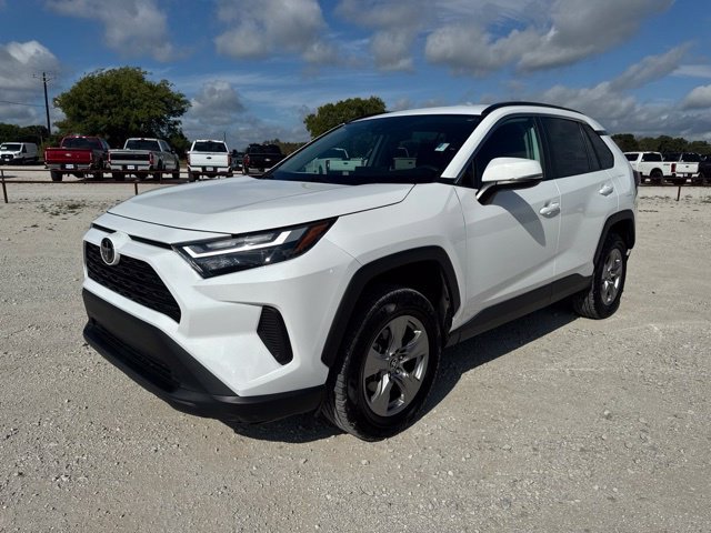 Used 2025 Toyota RAV4 XLE AWD/4WD image 1