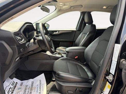 Used 2025 Ford Escape SE FWD image 10