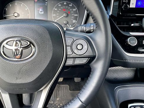 Used 2025 Toyota Corolla SE image 11