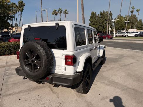 Used 2021 Jeep Wrangler Unlimited Sahara AWD/4WD image 5