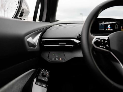 New 2026 Volkswagen ID.4 Pro image 17