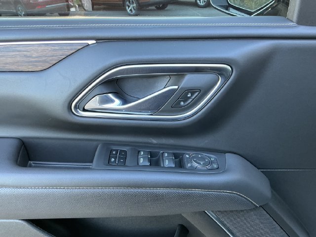 Used 2023 Chevrolet Suburban Premier RWD image 15