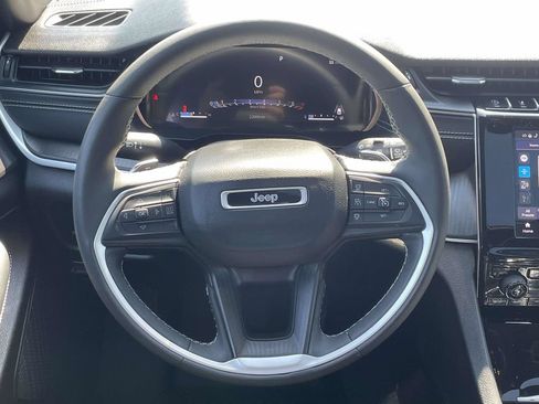 Used 2024 Jeep Grand Cherokee Altitude AWD/4WD image 23