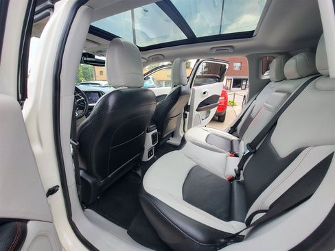 Used 2019 Jeep Compass Limited w/ Advanced Safety Group AWD/4WD image 12