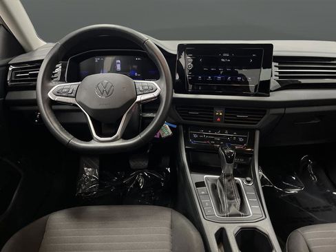 Used 2025 Volkswagen Jetta S image 9