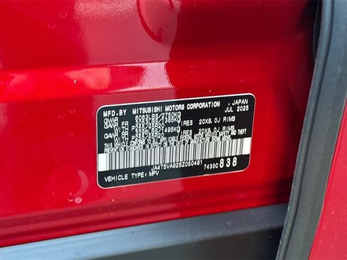 New 2025 Mitsubishi Outlander SE image 27