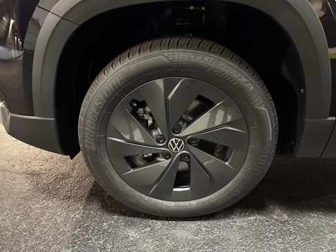 New 2026 Volkswagen Taos S image 10