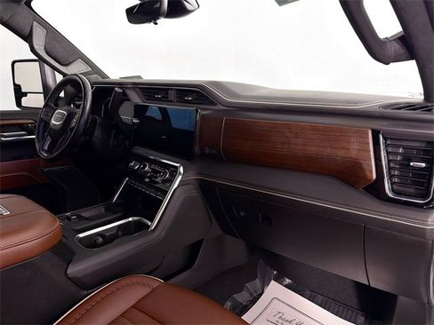 Used 2024 GMC Sierra 2500 Denali Ultimate image 35