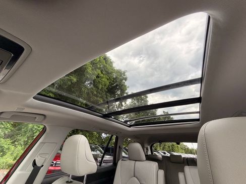 Used 2025 Toyota Grand Highlander AWD image 21