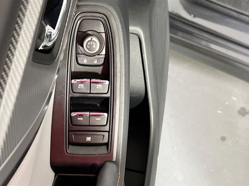 Used 2023 Subaru Crosstrek 2.5i Limited w/ Moonroof Package image 17