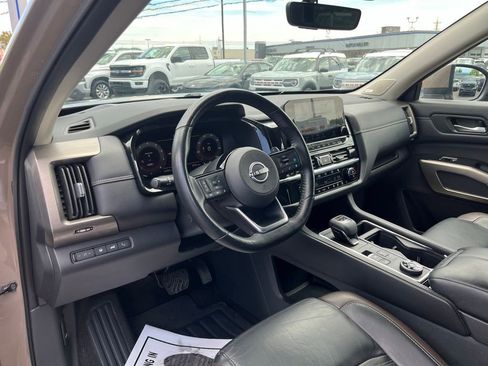 Used 2023 Nissan Pathfinder Platinum AWD/4WD image 26