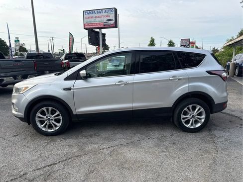 Used 2017 Ford Escape SE FWD image 8