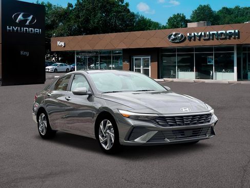 New 2026 Hyundai Elantra Limited FWD image 11