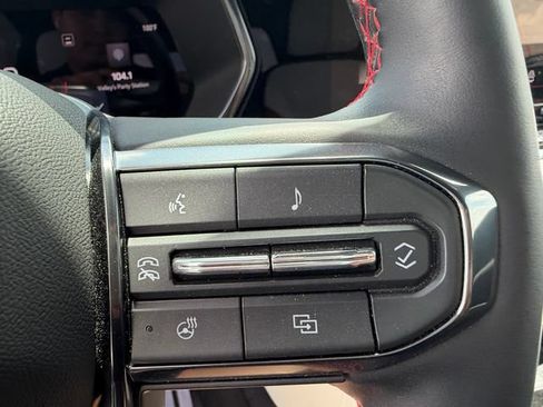 Used 2026 GMC Canyon AT4X AWD/4WD image 16