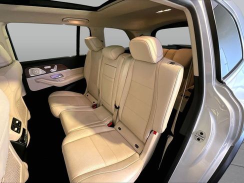 Used 2021 Mercedes-Benz GLS 450 4MATIC image 21