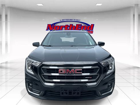 Used 2023 GMC Terrain AT4 image 8