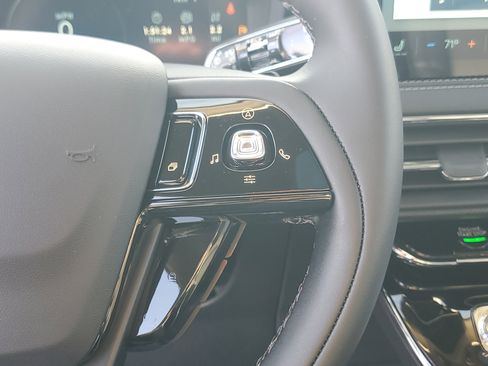 New 2026 Lincoln Corsair Premiere image 18