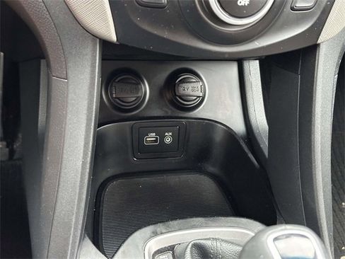 Used 2018 Hyundai Santa Fe Sport image 12