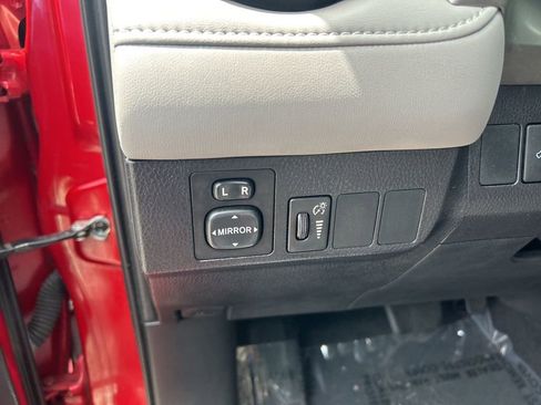 Used 2016 Toyota RAV4 XLE image 36