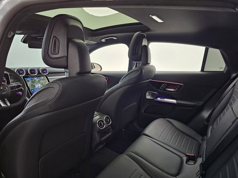 Used 2025 Mercedes-Benz GLC 300 4MATIC image 18