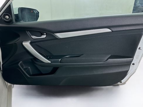 Used 2020 Honda Civic EX image 28