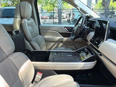 Used 2019 Lincoln Navigator L Reserve w/ Cargo Package image 10