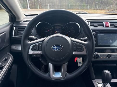 Used 2017 Subaru Outback 2.5i Premium image 18