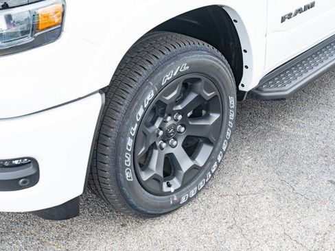New 2026 RAM 1500 Big Horn AWD/4WD image 9