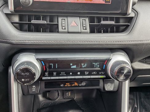 Used 2023 Toyota RAV4 XLE Premium image 30