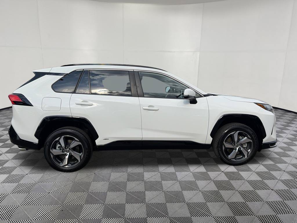 Used 2025 Toyota RAV4 SE AWD/4WD image 10