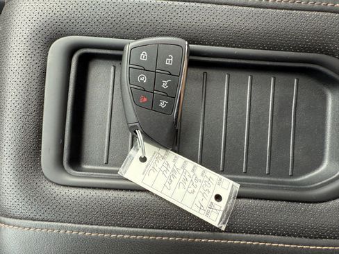 Used 2023 GMC Yukon AT4 image 40