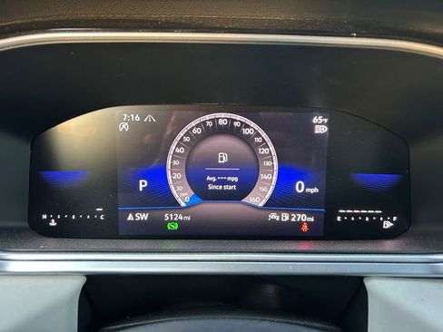 Used 2025 Volkswagen Taos SE image 23