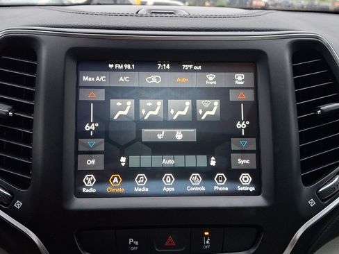 Used 2021 Jeep Cherokee Latitude Lux w/ Sun & Sound Group AWD/4WD image 18