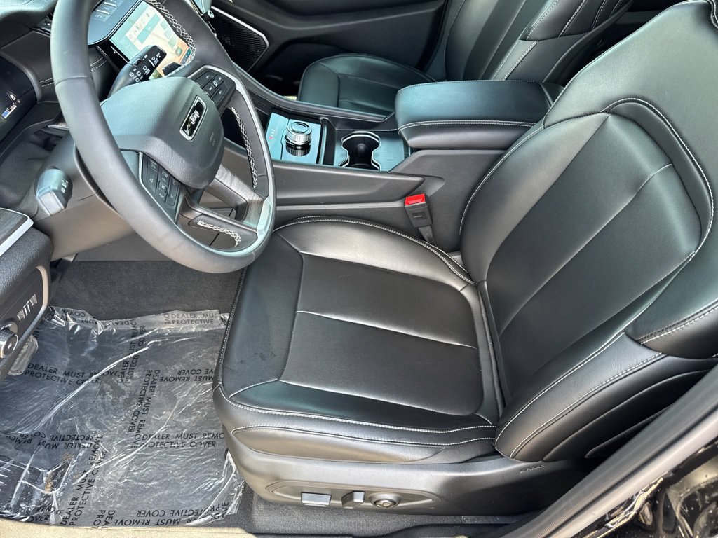 Used 2026 Jeep Grand Cherokee L Limited RWD image 23