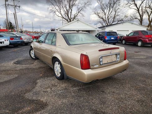 Used 2005 Cadillac De Ville Sedan w/ Equipment Group image 7