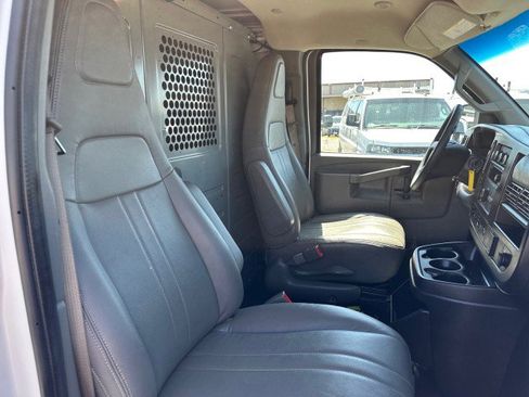 Used 2020 Chevrolet Express 2500 RWD image 26