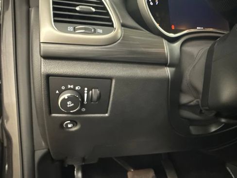 Used 2021 Jeep Grand Cherokee Laredo AWD/4WD image 33