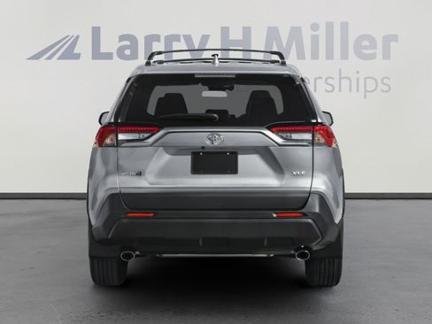 Used 2024 Toyota RAV4 XLE image 5