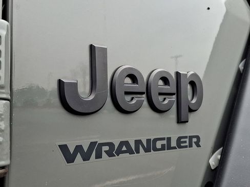 Used 2021 Jeep Wrangler Willys image 29