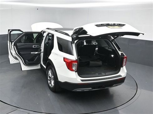 Certified 2021 Ford Explorer XLT w/ Equipment Group 202A image 59