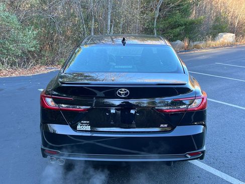 New 2026 Toyota Camry SE w/ Convenience Package image 2