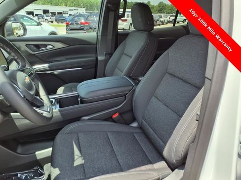 New 2025 Chevrolet Traverse LT w/ Driver Confidence Package image 15